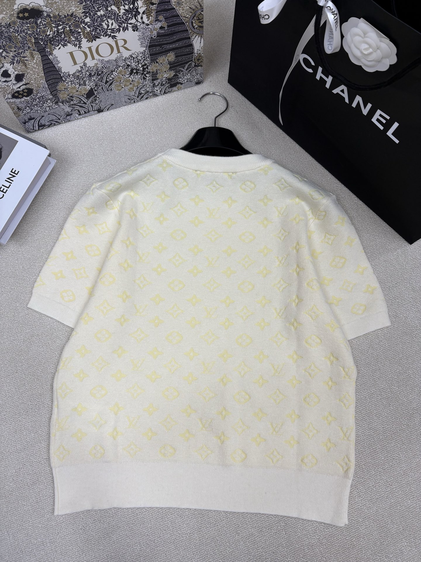 Women's short sleeves